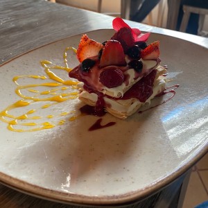 Milhoja de frutos rojos