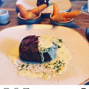 bloque de lomo en salsa de queso azul