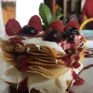 Milhojas de frutos rojos
