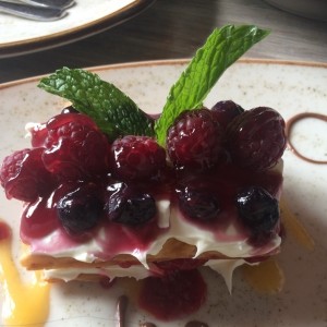 Milhoja de frutos rojos
