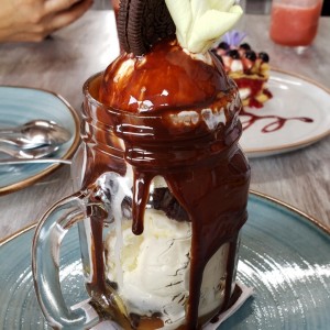 Brownie con helado