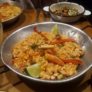 Arroz mixto ( chorizo, mariscos y langostinos)