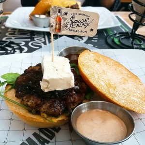 hamburguesa sailor jerry
