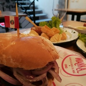 Sanguche de Pernil Jugoso