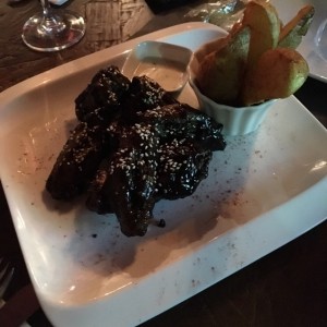 alitas de pollo en cerveza negra