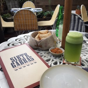 pan casero y limonada