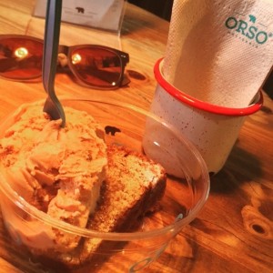 Brownie con Helado Kinder