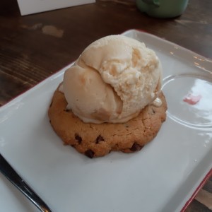 Helado con galleta