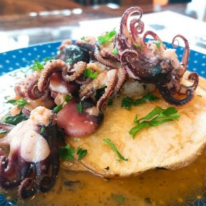 pulpo baby al ajillo