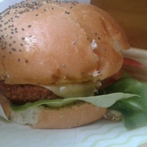 Hamburguesa de frijol criollo 