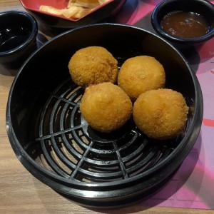 Croquetas de cangrejo y queso crema 