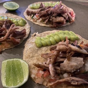 Tacos el lechon 