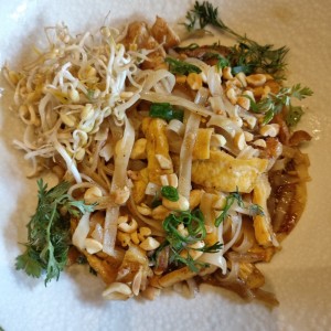 Pad thai con pollo