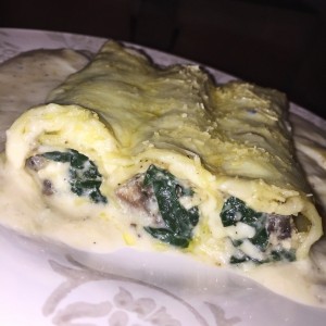 Canelones de Ricotta, Espinaca y Hongos