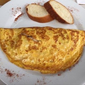 Omelette de jamón de pavo con tomates secos