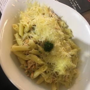 Carbonara salmone con pasta penne