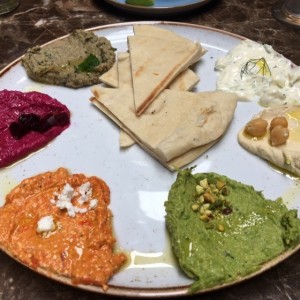 Todos los Dips en un plato