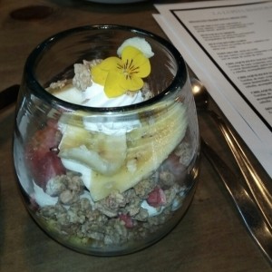 mix de frutas con granola