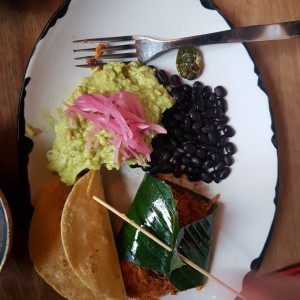 Cochinilla pibil