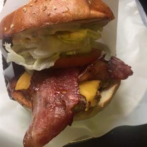 hamburgesa BTL tocineta 
