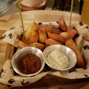Patatas bravas