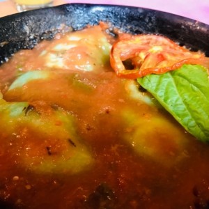 Ravioli de espinaca rellenos de queso crema