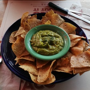 Nachos con Guacamole, (entrada) 