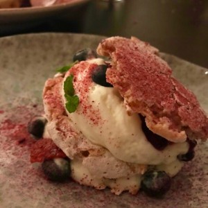 merengue de frutos rojos