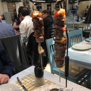 souvlaki de res