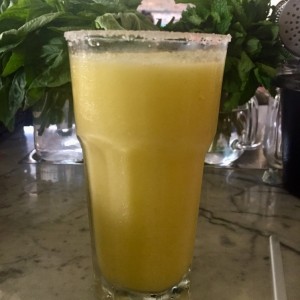 jugo de mango biche