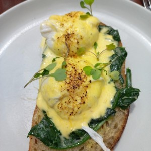 Huevos florentinos