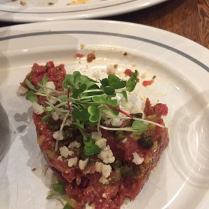 Steak Tartare exceso d pepino hay q bajarle!!