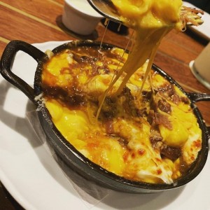 Mac and Cheese con tira.