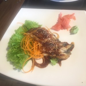 Sashimi de anguila