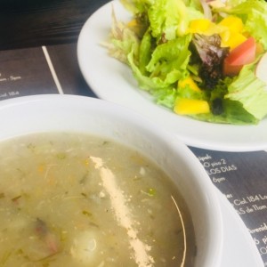 Sancocho de Pescado y Ensalada