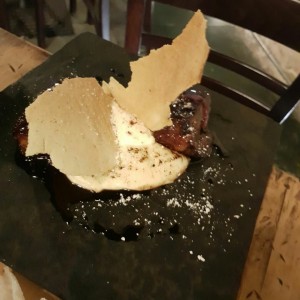 El cerdo, la arepa y el queso