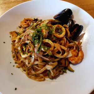 Seafood Pad Thai