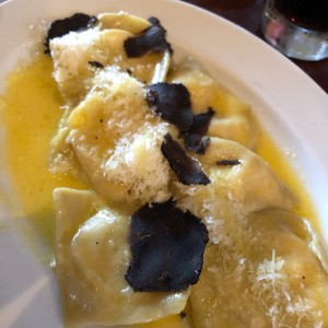 raviolis de ricotta con adicion de trufa