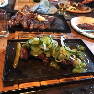 costillas achorizadas y Tbone al fondo