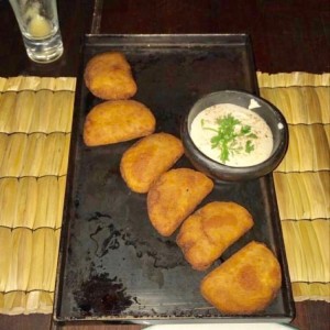 Empanadas de maduro y queso azul