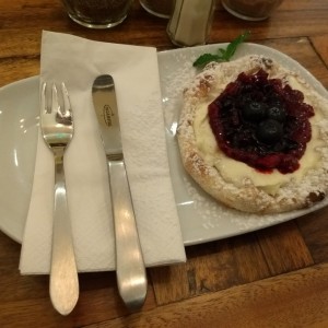 Pizza Frutti Rossi (postre)