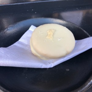 Alfajor de chocolate blanco