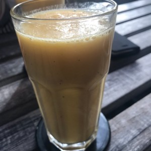 Jugo de frutos amarillos