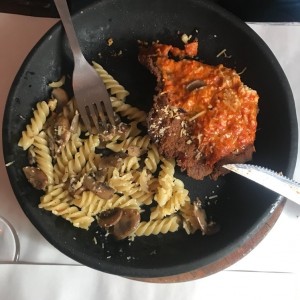 Miti miti fussili con milanesa de res