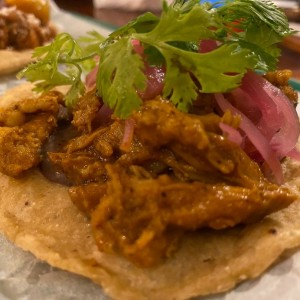 Panucha de pollo - Tostada 