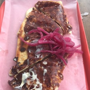 quesadilla de chicharron 
