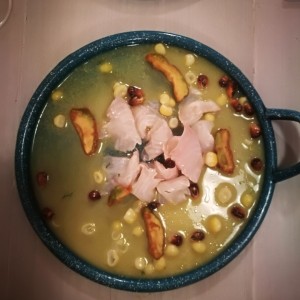 Tiradito de pesca y mango biche