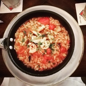Orzo caldoso con langostinos