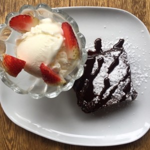 Brownie con helado