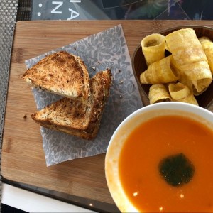 sopa de tomate